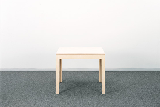 Table/designed by NISHIKAWA Katsuhito